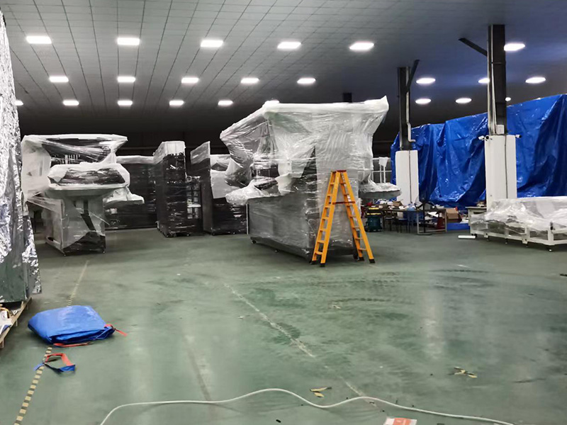 東莞某公司重(zhòng)型真空防雨木箱(xiang)