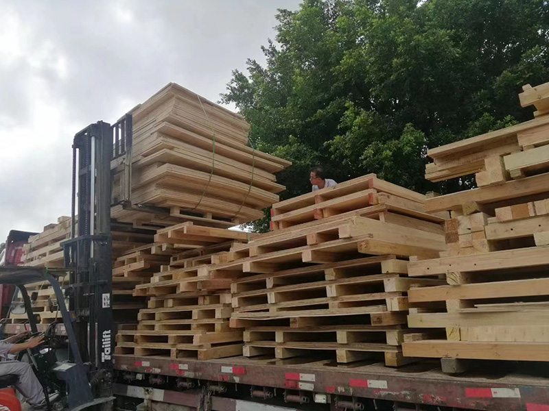 國(guo)内普通木(mu)箱裝車現(xiàn)場