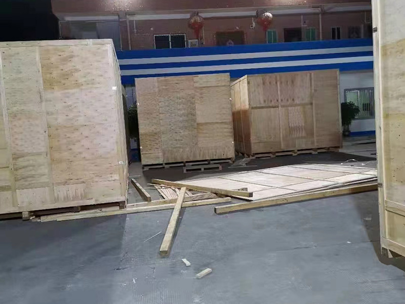 重型加固木(mu)箱