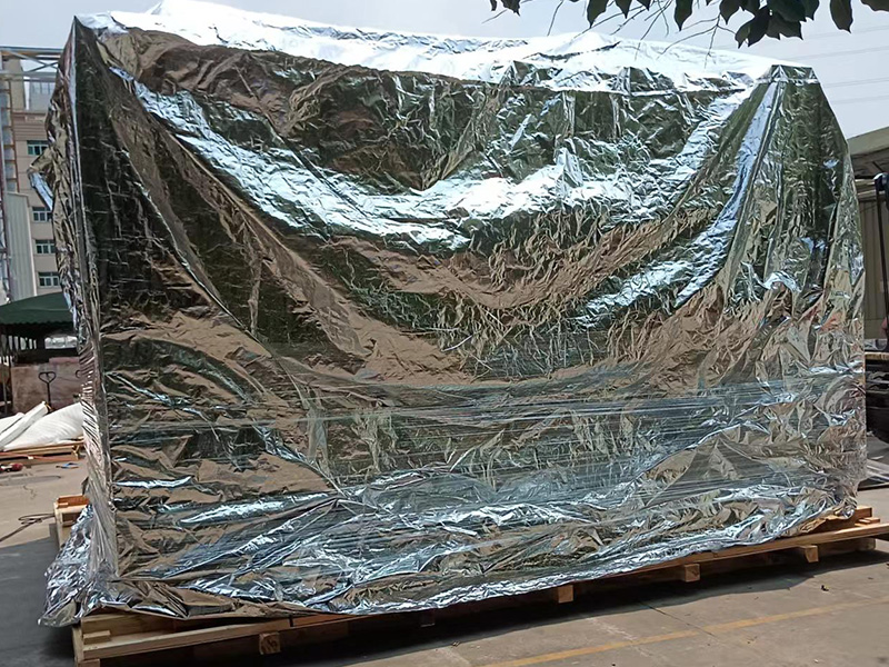 锂電新(xin)能源設(she)備真空(kong)包裝